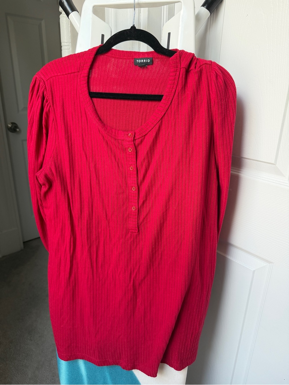 Torrid Ribbed Puff Sleeve Henley Top — Size 2 | Red | Lightweight & Stretchy